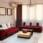 Laureta Central Apartment