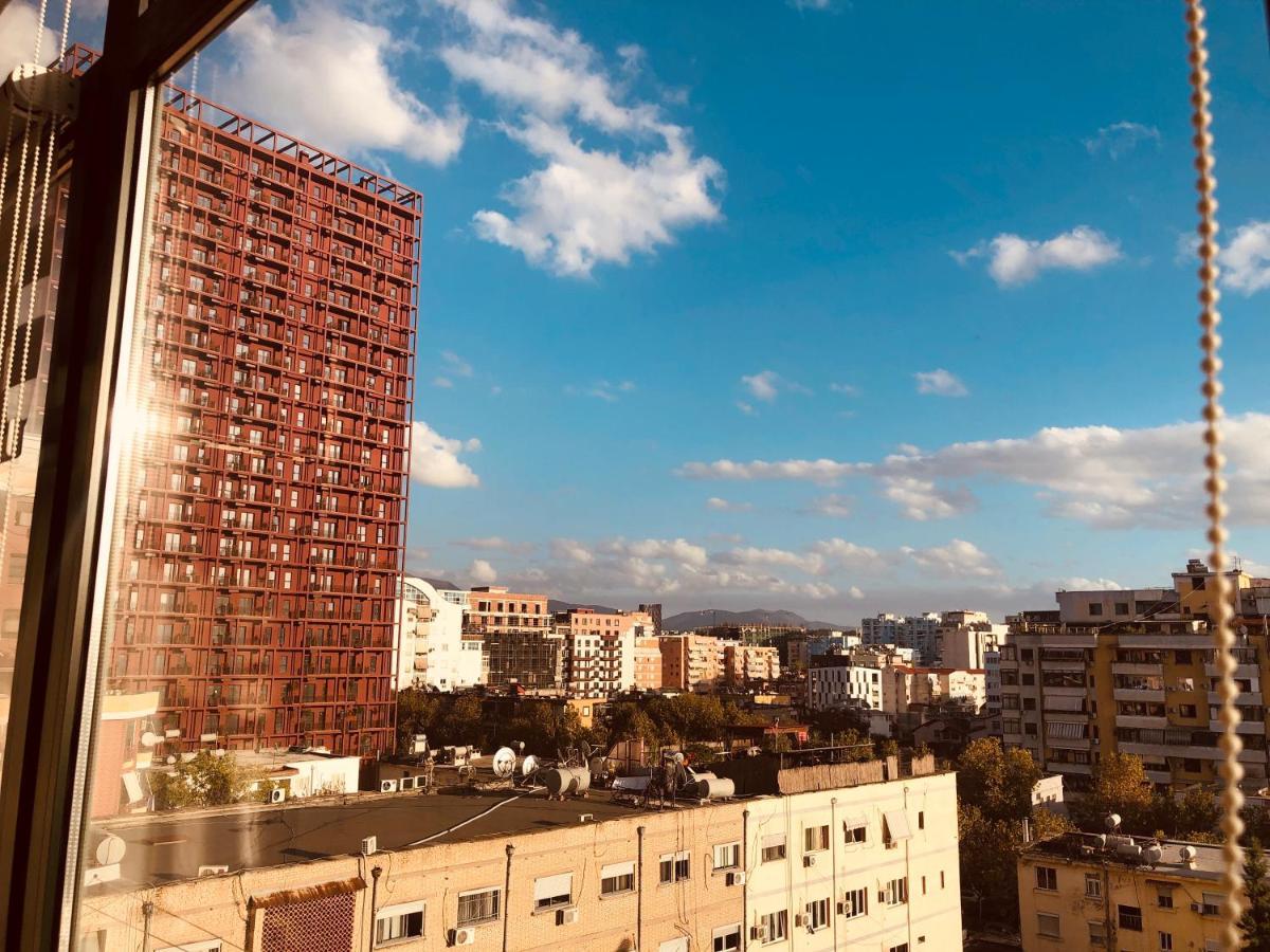Laureta * Tirana